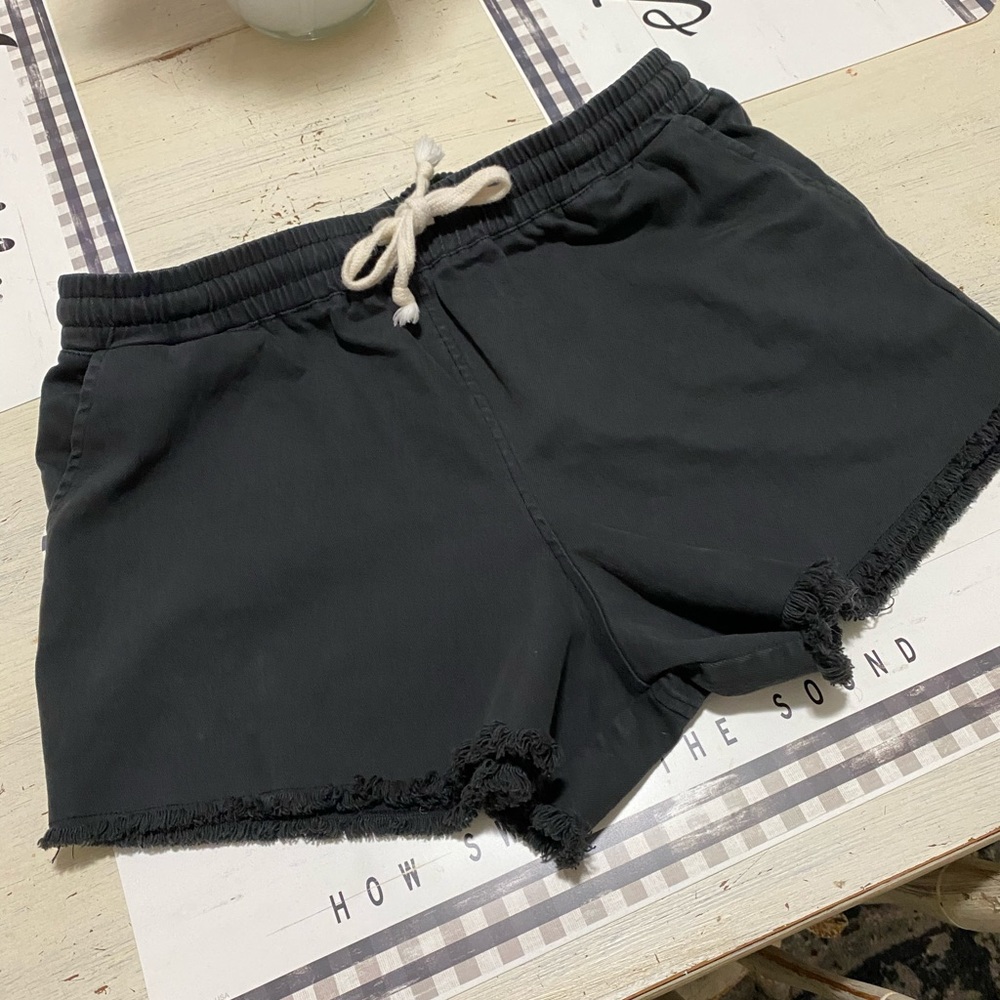 Black shorts size large EUC